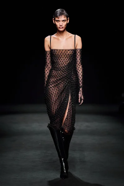 Look 30